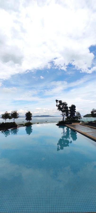 Infinite Seaview With Penang Bridge With Sunrise Up To 11 Person Holiday home *