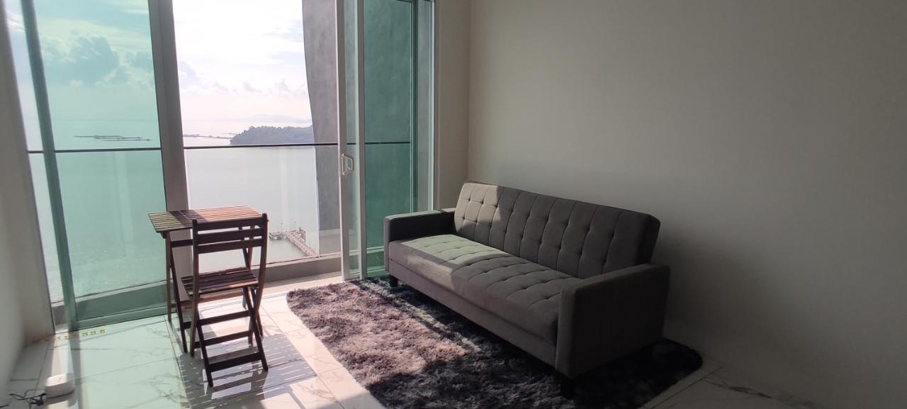Holiday home Infinite Seaview With Penang Bridge With Sunrise Up To 11 Person Bayan Lepas