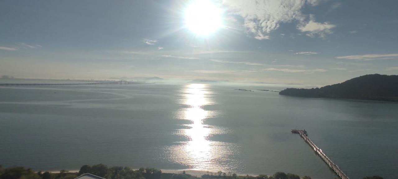 Infinite Seaview With Penang Bridge With Sunrise Up To 11 Person Bayan Lepas