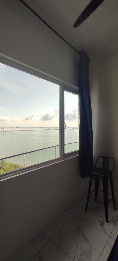 Infinite Seaview With Penang Bridge With Sunrise Up To 11 Person