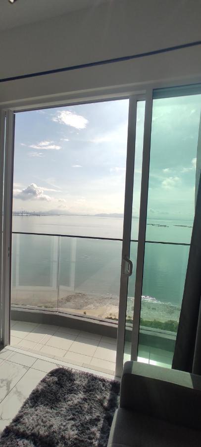 Infinite Seaview With Penang Bridge With Sunrise Up To 11 Person Holiday home Bayan Lepas